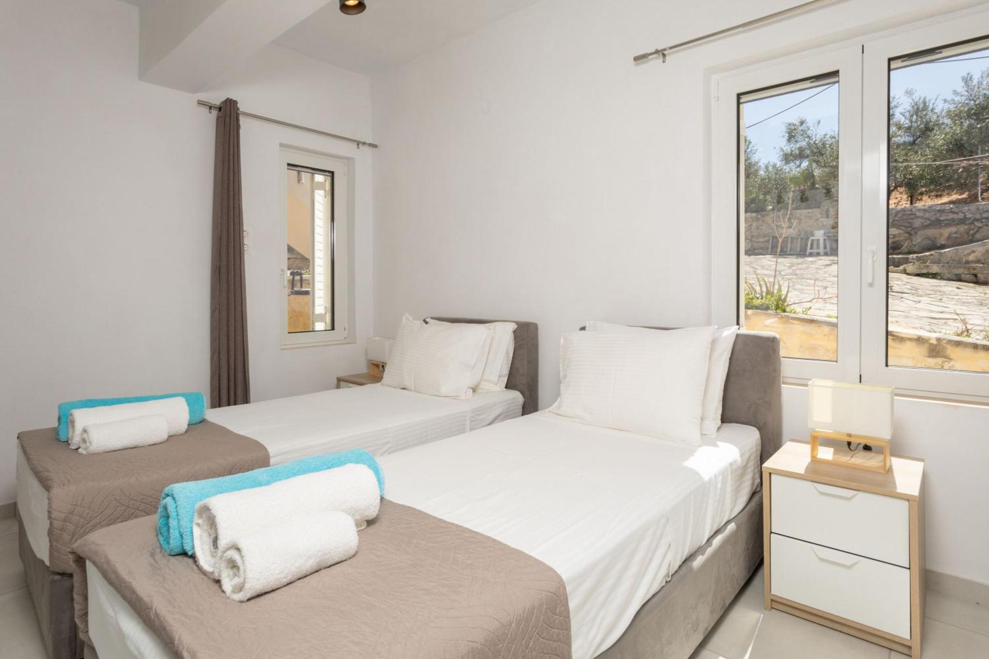 Villa Konstantinos Hilltop Vineyard Escape 阿尔米里达 外观 照片