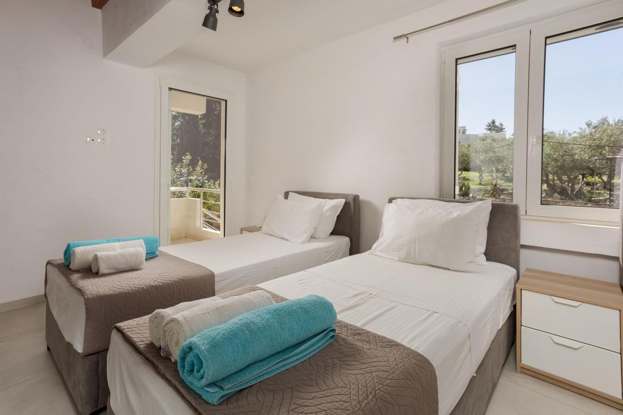 Villa Konstantinos Hilltop Vineyard Escape 阿尔米里达 外观 照片